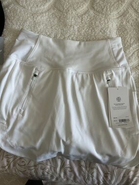 Athleta White Performance Skort with Zip Pockets